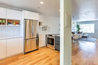 Photo #6: 6150602 Listing