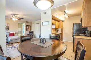 Photo #6: 6150660 Listing