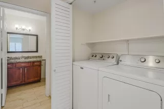 Photo #5: 6150755 Listing