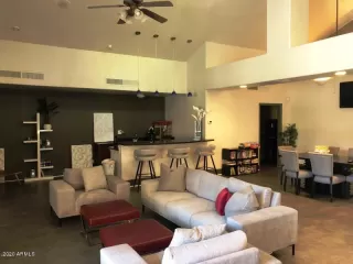 Photo #5: 6150969 Listing