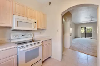 Photo #5: 6151062 Listing