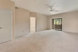 Photo #6: 6151062 Listing