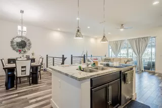 Photo #4: 6151074 Listing