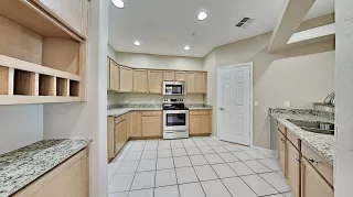 Photo #5: 6151215 Listing