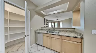 Photo #6: 6151215 Listing