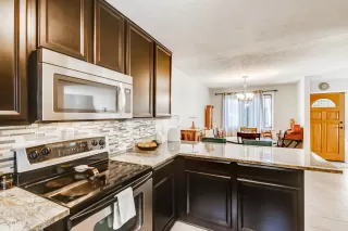 Photo #6: 6151303 Listing