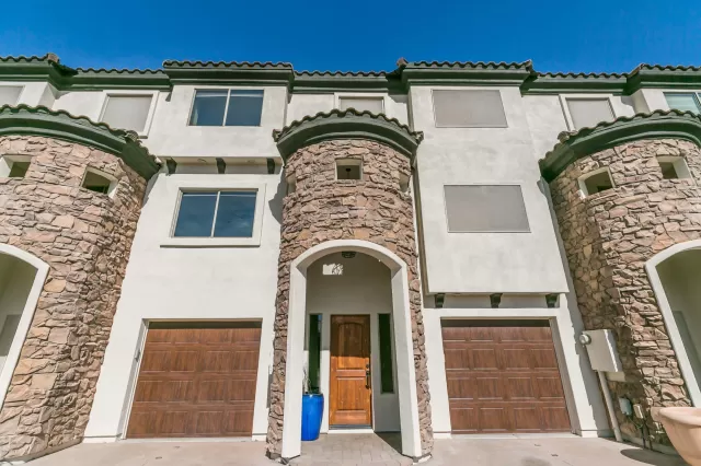 MLS: 6151755 Condo For Sale