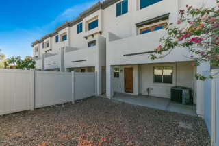 Photo #5: 6151755 Listing