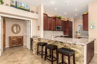 Photo #2: 6151977 Listing
