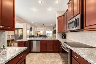 Photo #3: 6151977 Listing