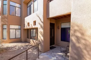 Photo #6: 6151977 Listing