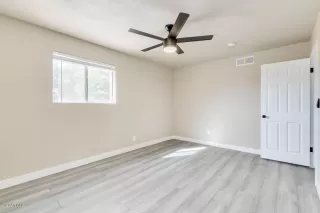 Photo #5: 6152630 Listing