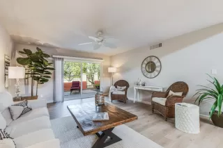 Photo #2: 6152846 Listing