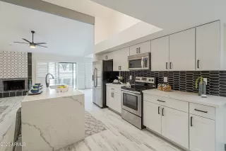 Photo #4: 6153187 Listing