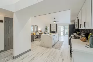 Photo #5: 6153187 Listing