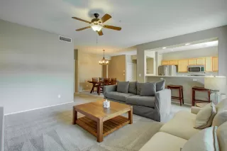 Photo #4: 6153237 Listing