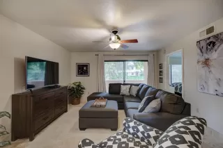 Photo #3: 6153518 Listing