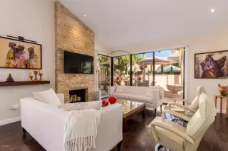 Photo #4: 6153549 Listing