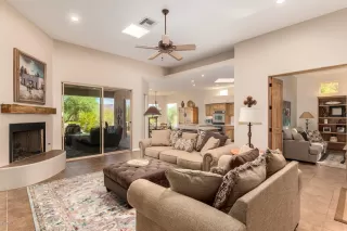 Photo #4: 6153806 Listing