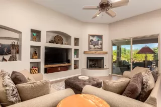 Photo #5: 6153806 Listing