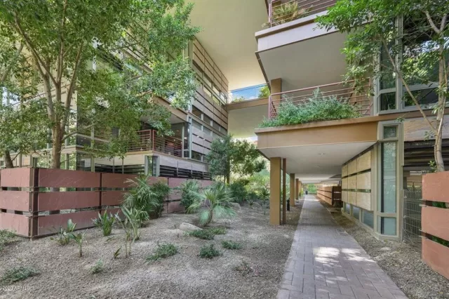 MLS: 6153880 Condo For Sale