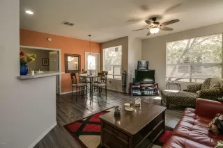 Photo #4: 6154368 Listing