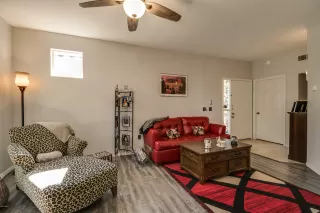 Photo #6: 6154368 Listing