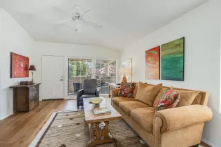 Photo #4: 6155029 Listing