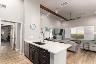 Photo #2: 6155586 Listing