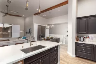 Photo #4: 6155586 Listing