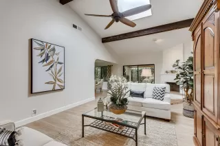 Photo #2: 6156184 Listing