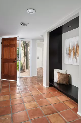 Photo #4: 6156853 Listing