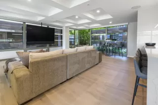 Photo #5: 6156986 Listing