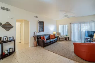 Photo #5: 6157750 Listing
