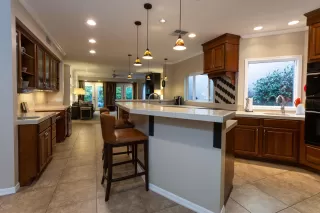 Photo #5: 6157772 Listing