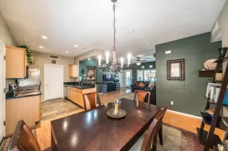 Photo #6: 6157832 Listing