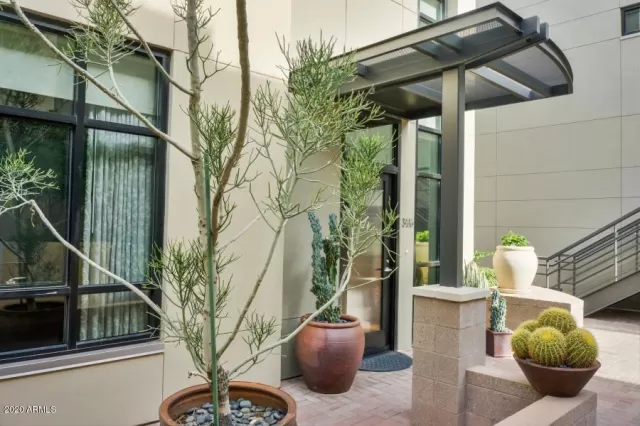 MLS: 6157952 Condo For Sale