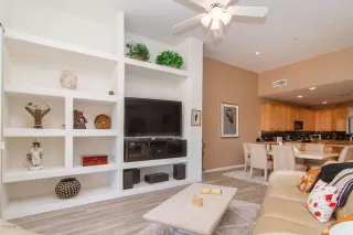 Photo #5: 6158101 Listing