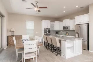 Photo #4: 6158205 Listing