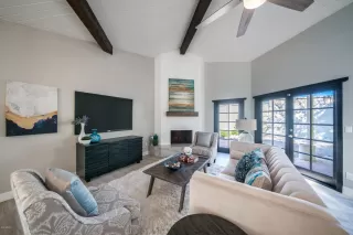 Photo #5: 6159090 Listing