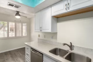 Photo #4: 6159540 Listing