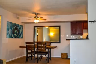 Photo #5: 6159604 Listing