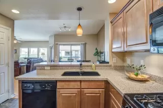 Photo #5: 6159627 Listing