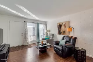 Photo #4: 6159747 Listing