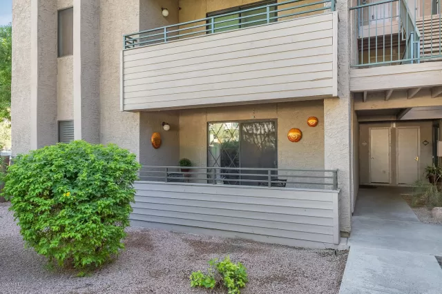 MLS: 6159750 Condo For Sale