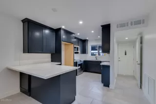 Photo #5: 6159766 Listing