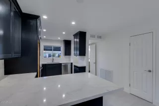 Photo #6: 6159766 Listing