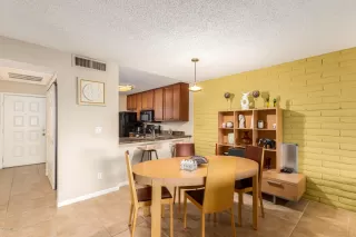 Photo #6: 6159783 Listing 