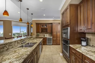 Photo #2: 6160156 Listing 