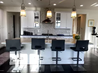 Photo #2: 6160161 Listing 